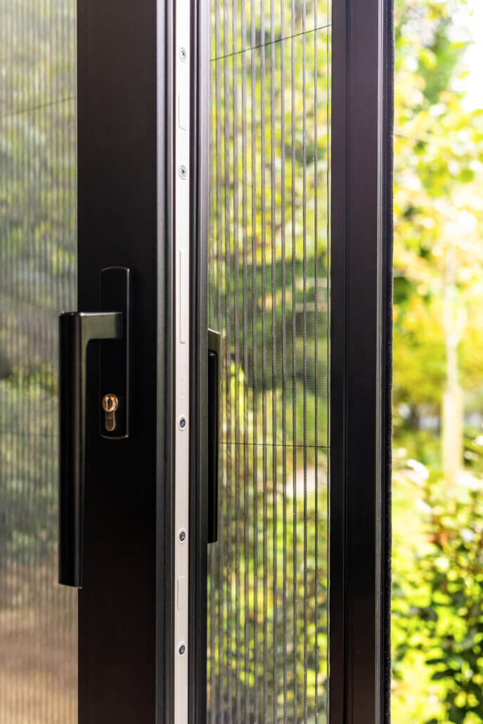 Luxe en knus gastenverblijf in een riante stadstuin. Omringd door groen, maar met voldoende zonlicht in de woning. Luxe en modern afgewerkt met een ruimte woonkeuken en grote badkamer