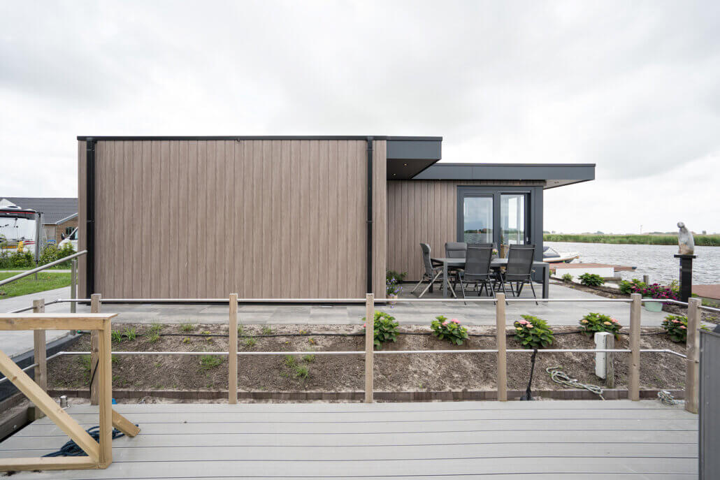 Moderne zorgwoning aan het water van 60m2 met groot terras
