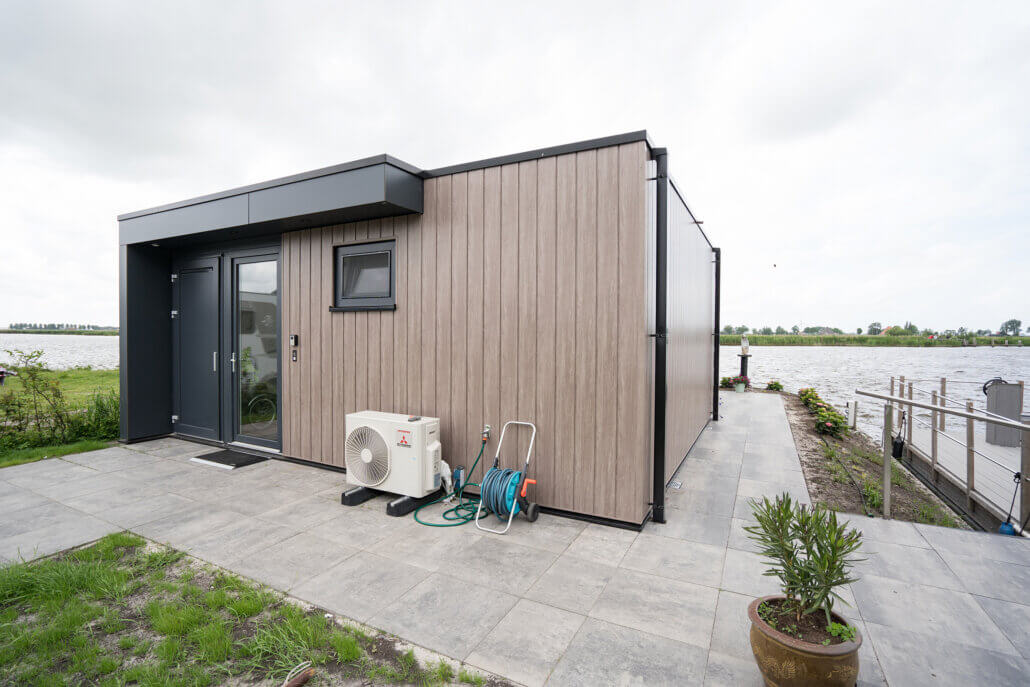 Moderne zorgwoning aan het water van 60m2 met airco